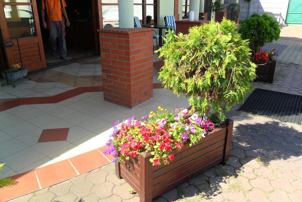 Hotel St.Florian Sturovo Luaran gambar