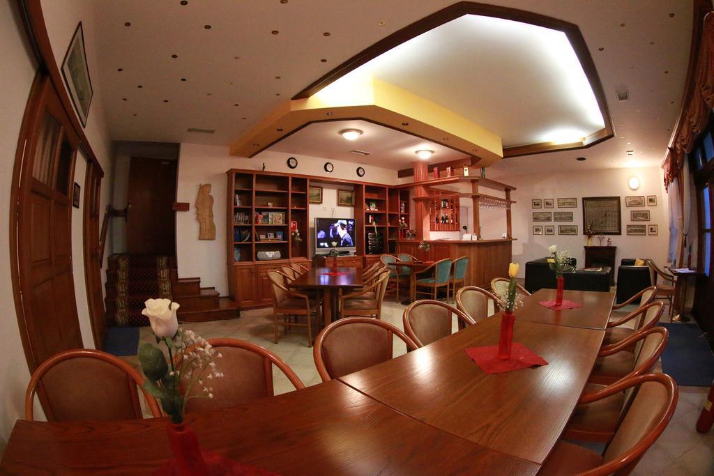 Hotel St.Florian Sturovo Luaran gambar