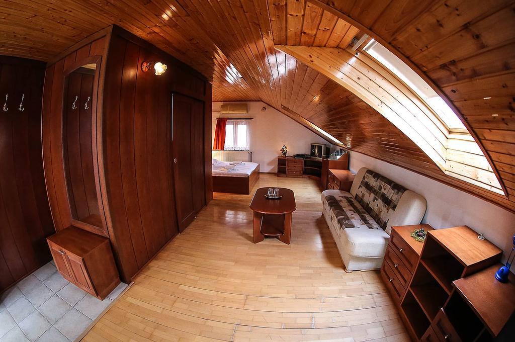 Hotel St.Florian Sturovo Luaran gambar