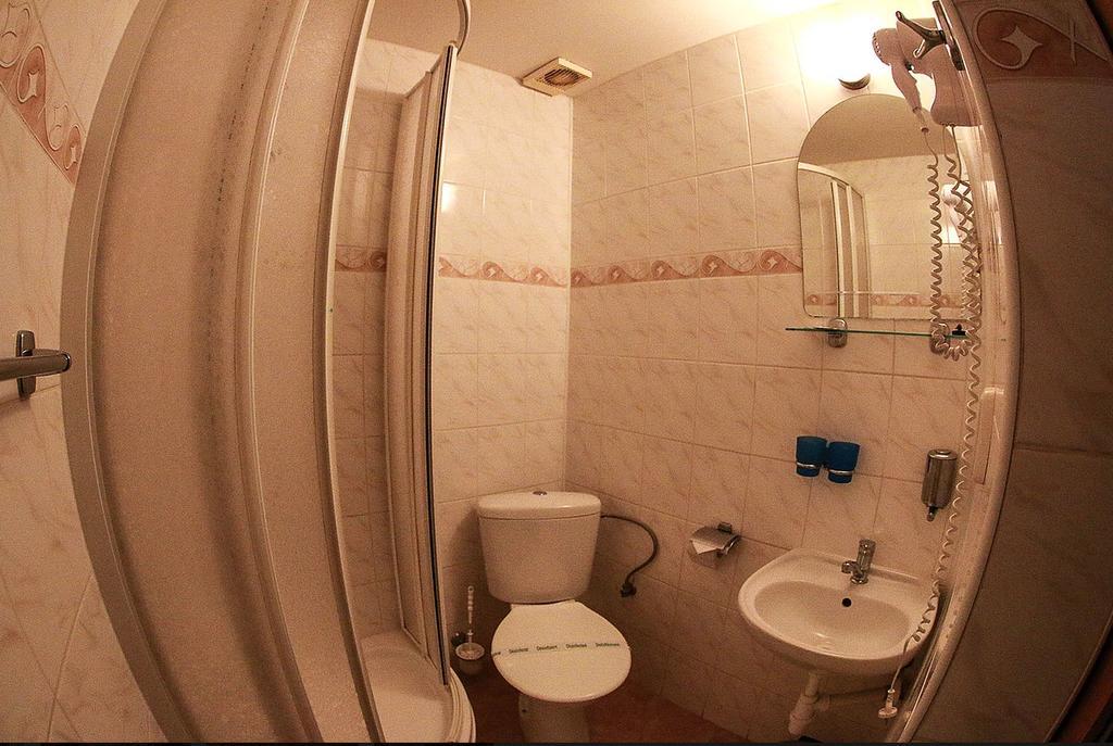 Hotel St.Florian Sturovo Luaran gambar